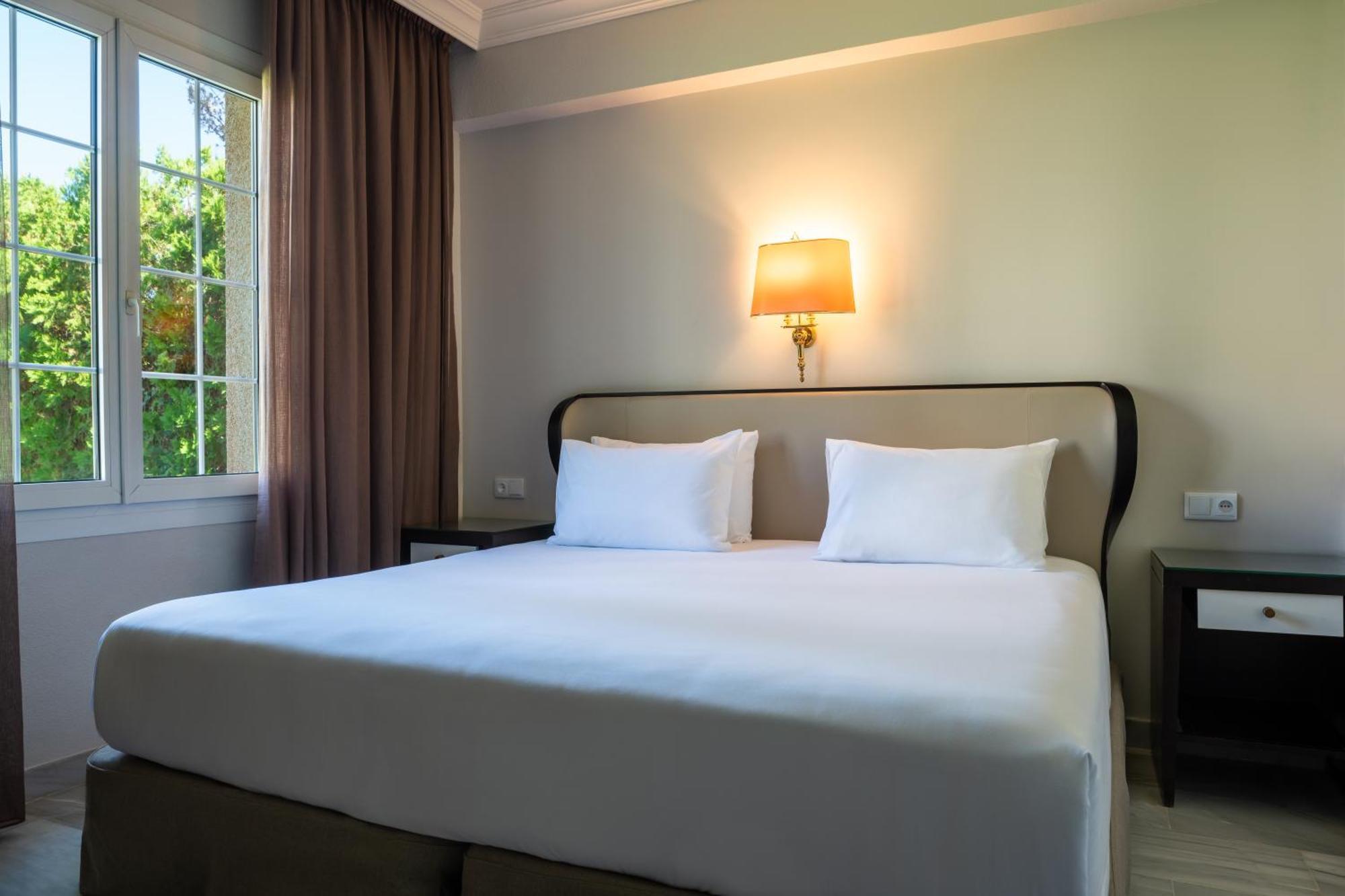 Crisol Jardines De Cordoba Hotel Bagian luar foto